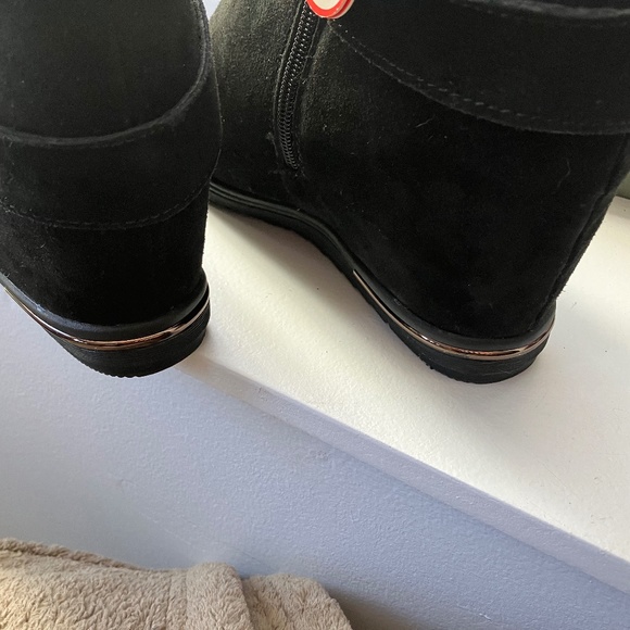 NWT Religious Comfort Waterproof Black Suede Boots Sz 8 - Picture 6 of 12